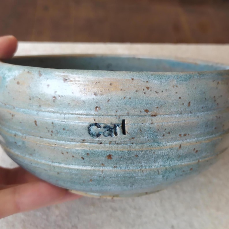 Custom handmade ceramic sets or individual pieces designed to your taste. Whether it's a tall matcha bowl, rustic oil dispenser, or a full tea set, this listing allows pottery lovers to co-create pieces that reflect their lifestyle. A thoughtful option for gift buyers, japanophiles, slow living enthusiasts, or those seeking meditative, daily-use kitchenware.