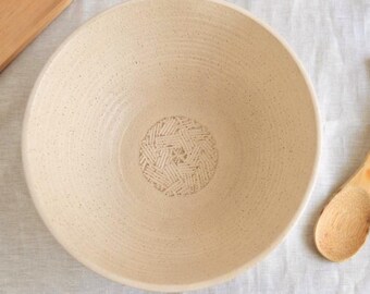Handmade Ceramic Salad Bowl with Integrated Garlic Grater – Large Serving Pottery