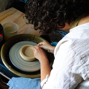 A unique opportunity to co-create rustic ceramic items with the maker. Inspired by earthy textures, soft glazes, and thoughtful rituals, this custom order listing suits tea drinkers, mindful kitchen lovers, and minimalist interiors. Ideal for meaningful gifting, rural charm homes, or slow routines that elevate everyday moments with natural, artisan-made pottery.