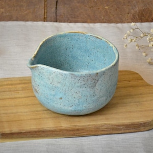 Ceramic Matcha Chawan with Spout, Rustic Japanese Tea Ceremony Bowl in 4 Colors