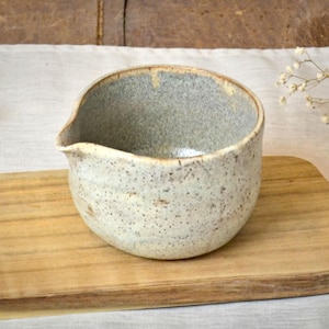 Ceramic Matcha Bowl with Spout, Handmade Chawan Tea Bowl, Tea Lover Gift, Rustic Bowl, Matcha Starter Kit, Deep Bowl, 4 colors available