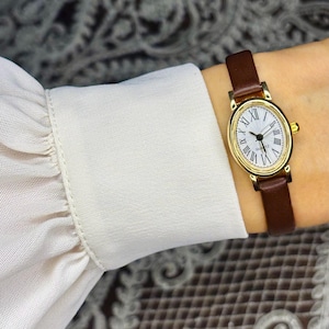 Women's Oval Gold Watch,Brown Faux Leather Strap,Minimalist Vintage Style,Elegant Gift for Her,Everyday Women’s Watch,Classic Wristwatch