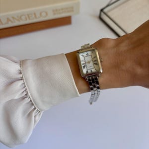 Vintage Silver Square Women’s Watch – Elegant Minimalist Roman Numeral White Dial - Classic Retro Ladies Watch - Gift for Her -Birthday Gift