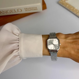 Silver Square Watch for Women - Minimalist Bracelet Watch - Elegant Classic Wristwatch - Vintage Style Metal Watch - Retro Everyday Watch