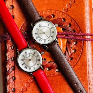 Elegant Retro Round Dial Woman Watch,Brown Colour Classic Faux Leather Strap,Vintage Women Watch,Perfect Gift for Women,Everyday Use Watch