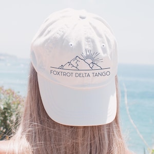 Gorra Foxtrot Delta Tango, Merchandising sutil de FDT, Gorra de béisbol anti-Trump, Resistencia a la protesta contra Trump, Lucha contra la oligarquía, Gorra feminista de FDT &quot;No Kings&quot;