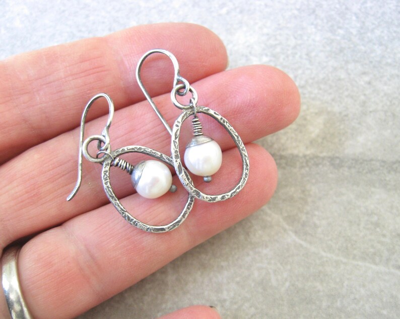 pearl earrings, pearl drop earrings, oxidized silver, white pearls, rustic pearl earrings, gift for her zdjęcie 2