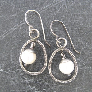 pearl earrings, pearl drop earrings, oxidized silver, white pearls, rustic pearl earrings, gift for her zdjęcie 3