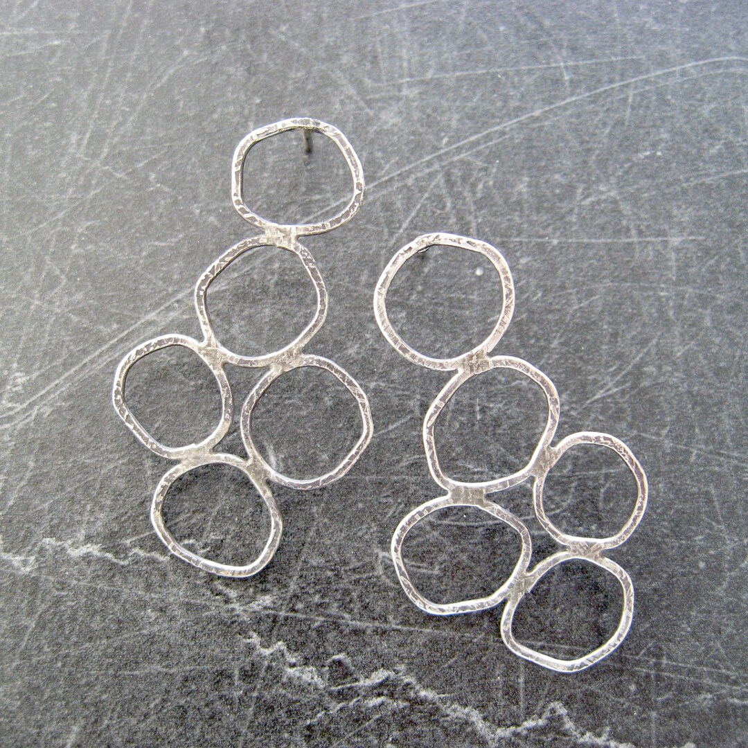 SINGLE METALLIZED EARRING / silver