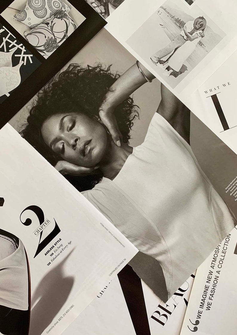 Puede incluir: Una doble p&aacute;gina de revista en blanco y negro con una mujer de pelo rizado que lleva una camisa blanca. El texto de la p&aacute;gina dice "Cap&iacute;tulo 2, Estilo atemporal, 126 Lis Sarig, 128 Fabulosa a cualquier edad".