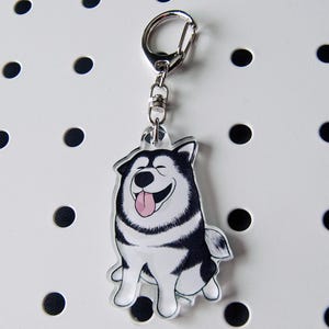 Handgetekende Alaskan Malamute Cartoon acryl bedel met draaibare sluiting voor rugzak, handtas, portemonnee, tas, sleutelhanger, geweldig cadeau voor hondenliefhebber
