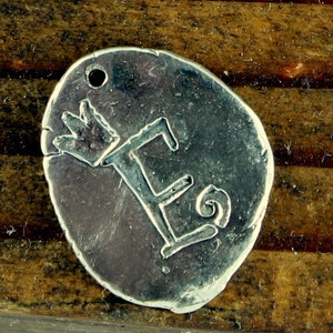 VENTA Charm inicial E en plata de ley