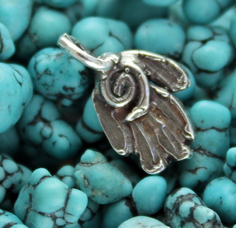 Little Hand with Spiral Charm a Ricci Worth Design CH08 image 1