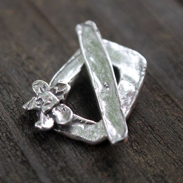 Toggle Rounded Rectangle Flower  Rustic Sterling Toggle T42