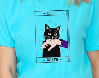 Tarot Cat Comfort Colors T-Shirt: Halloween Black Cat Tee
