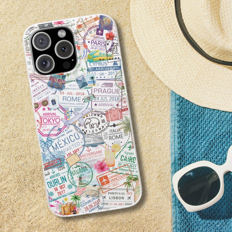 Funda para teléfono con collage de viajes y sello de pasaporte, ideal como regalo de cumpleaños para tu mejor amigo/a. Compatible con iPhone 17, 16, 15, 14, 13, 12, 11 Pro Max, Mini, Air Plus, XR y XS. imagen 1
