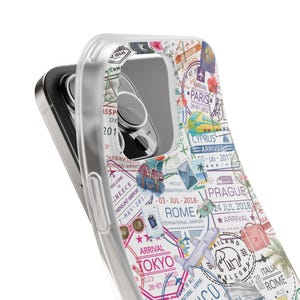 Funda para teléfono con collage de viajes y sello de pasaporte, ideal como regalo de cumpleaños para tu mejor amigo/a. Compatible con iPhone 17, 16, 15, 14, 13, 12, 11 Pro Max, Mini, Air Plus, XR y XS. imagen 2