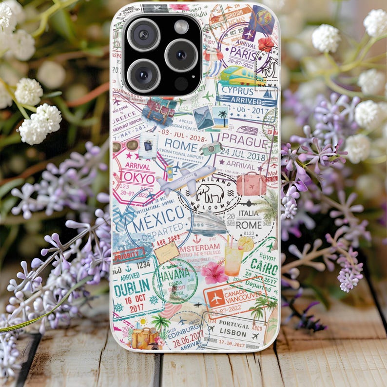 Funda para teléfono con collage de viajes y sello de pasaporte, ideal como regalo de cumpleaños para tu mejor amigo/a. Compatible con iPhone 17, 16, 15, 14, 13, 12, 11 Pro Max, Mini, Air Plus, XR y XS. imagen 3