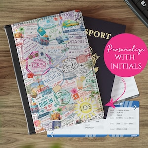 Funda para pasaporte personalizada, regalo único para cumpleaños, graduación, dama de honor, regalo de viaje personalizado para viajeros internacionales, sellos e iniciales.
