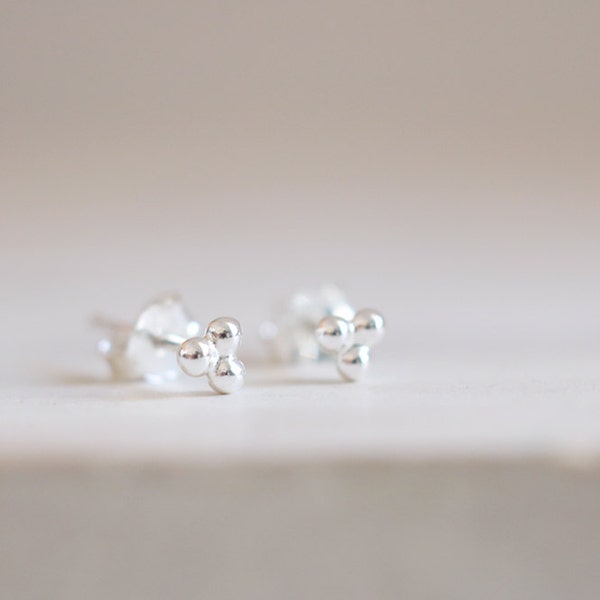 Flower earrings. Sterling silver flower studs. Flower studs, flower earrings, silver flower studs, tiny flower, tiny ball studs, mini balls.