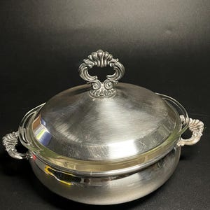 Vintage F.B. Roger’s Large 1.5 QT Silver Chafing Dish With Inserted Pyrex Dish and Ornate Silver Lid