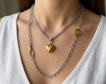 Mixed Metal Herz Charm Halskette • Geschichtete Silber & Gold Kette • Statement Halskette, Schmuck Geschenk für Sie