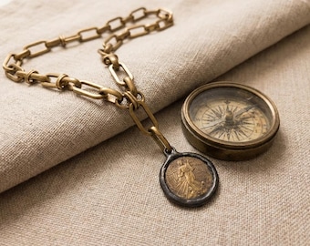 Collana con medaglione a forma di angelo in ottone anticato saldato - Gioiello religioso spirituale vintage, regalo fatto a mano