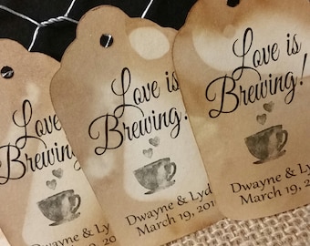 Love is Brewing (étiquette my MEDIUM) Étiquette de cadeau de mariage personnalisée de 1 3/8 po. x 2 1/2 po. choisissez votre quantité