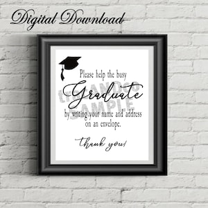 Help de drukke afgestudeerden/afgestudeerden door je naam en adres op een envelop te schrijven. Digitaal downloadbord voor afstuderen 2025