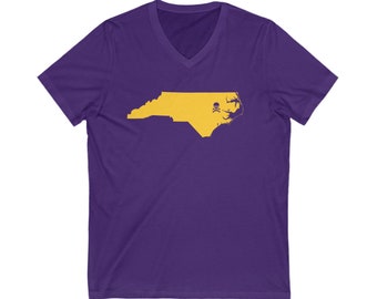 Camisa de piratas ECU para mujer, cuello en V para mujer, camiseta de fútbol, camiseta de Carolina del Norte, Greenville, camiseta de silueta de Carolina del Norte