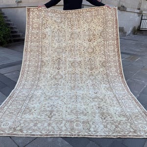 Antique Vintage Turkish Rug – 5.7x8.2 Feet – Handmade Oushak Rug – Oversized Area Rug for Living Room