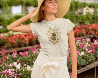 Camiseta de abeja botánica: Camiseta gráfica con un jardín floral dibujado a mano