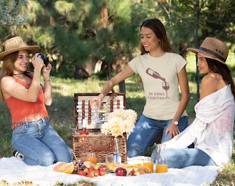 In Vino Veritas T-Shirt: Latin Wine Lover Retro Tee
