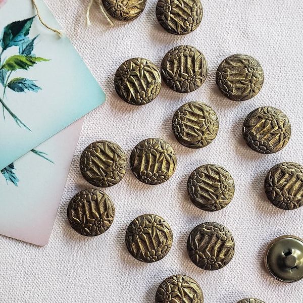 4 Vintage Metal Buttons, Floral buttons, brass metal button, sewing, trim, closures & fasteners