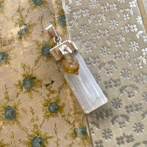 Selenit Anhänger mit Citrin - Selenit Edelstein Anhänger - Selenit Schmuck