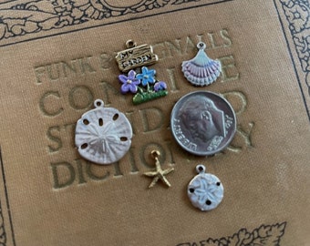 Small Shell & Starfish Charms - (5) Golden Charms - Jewelry Supplies