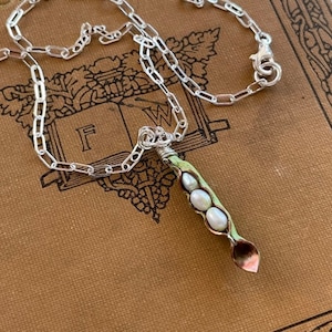 Peas In a Pod Necklace - Sterling Silver necklace - Pearl Necklace - Gift For Mom