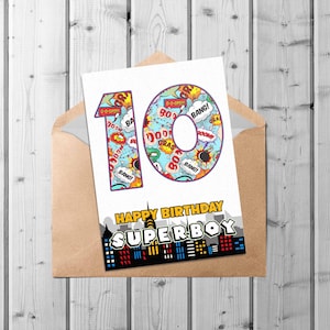 Cartão de aniversário de super-herói para impressão digital 4x6 5x7. Cartão de aniversário de bolhas da cidade de super-heróis - 10 anos