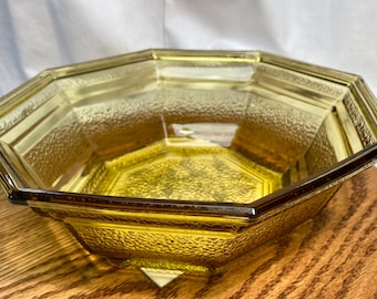 Ciotola ottagonale vintage color ambra di Anchor Hocking