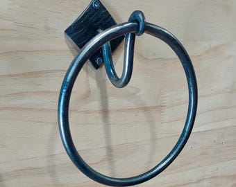 Anelli portasciugamani forgiati a mano