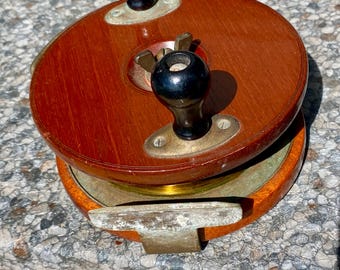 Vintage Classic 6" Peetz Mahogany and Brass Reel