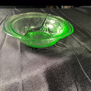 Green Uranium Depression Glass Dessert Fruit Bowl-Laced Pattern Hazel Atlas