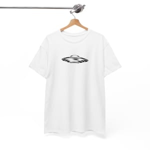 Stylish UFO Graphic Tee Perfect for Alien Lovers, Casual Wear, Sci-Fi Fans, Gift for Friends, Summer Outfit