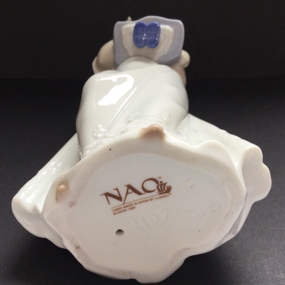 ヴィンテージ NAO by LLADRO スペイン磁器人形を抱く少女の置物