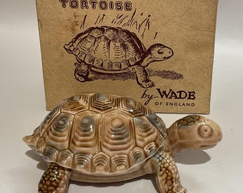 Boxed Vintage WADE lidded porcelain TORTOISE Trinket Dish (DAMAGED)