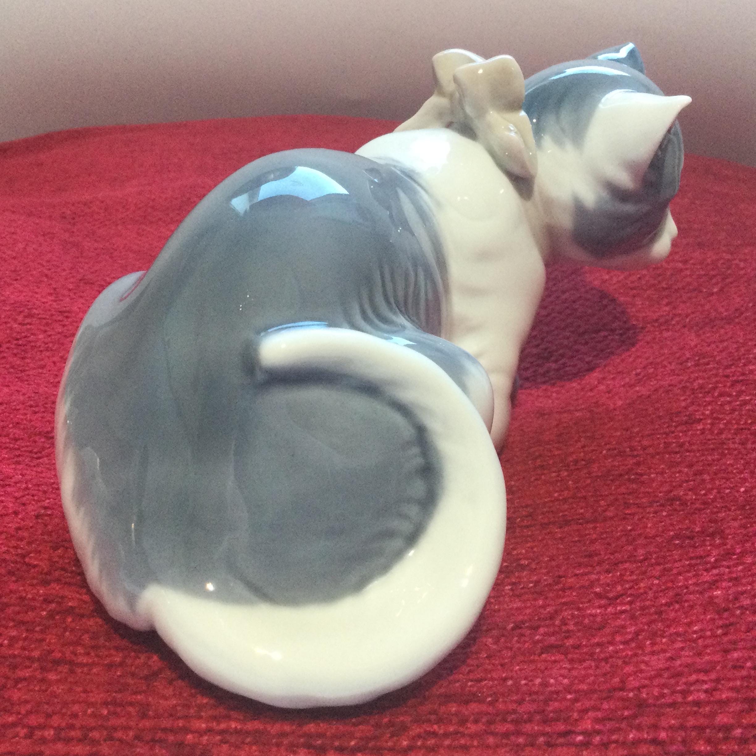 NAO by Lladro 磁器製 猫の置物 - Etsy 日本