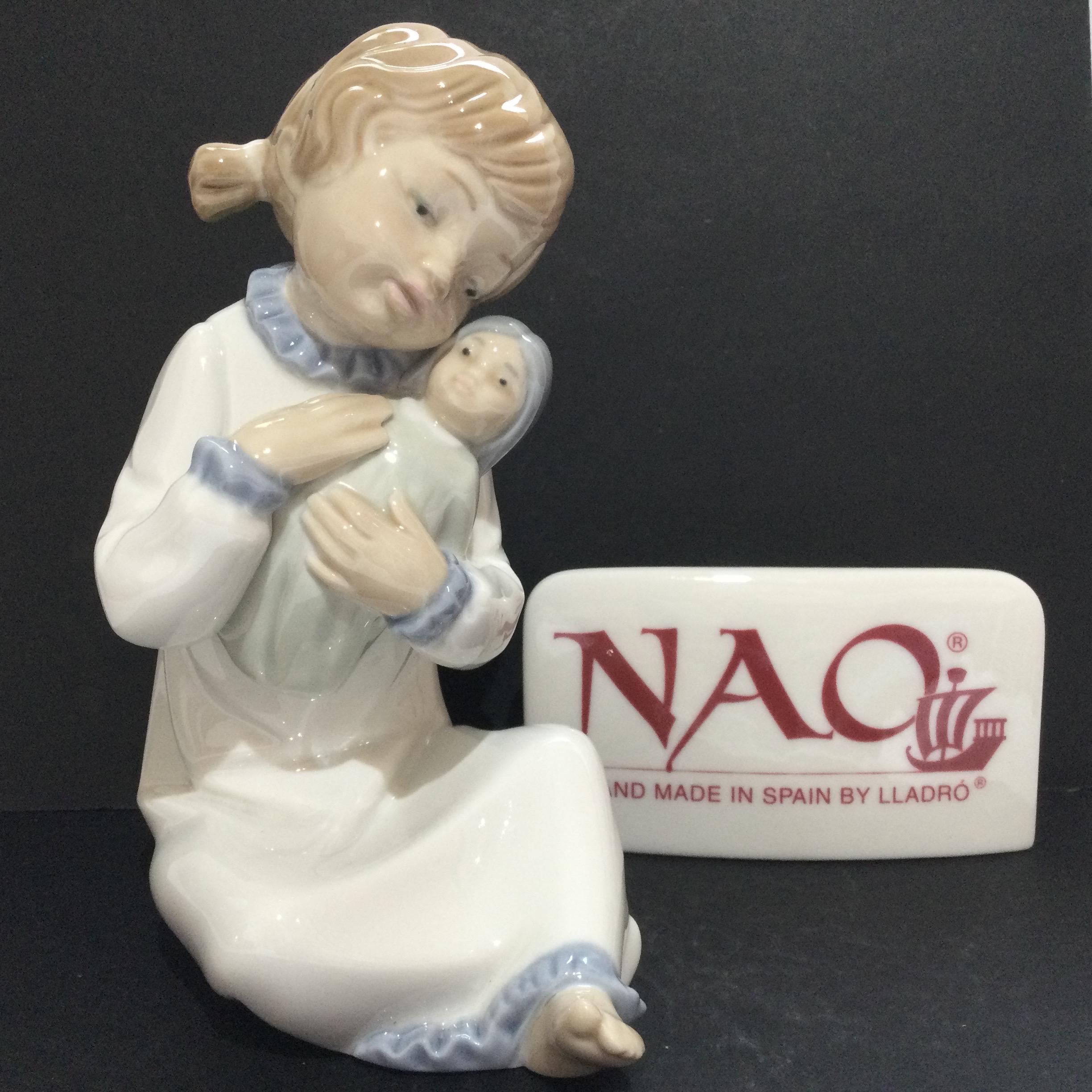 Vintage NAO by LLADRO Spanish Porcelain Figurine of a Girl Holding