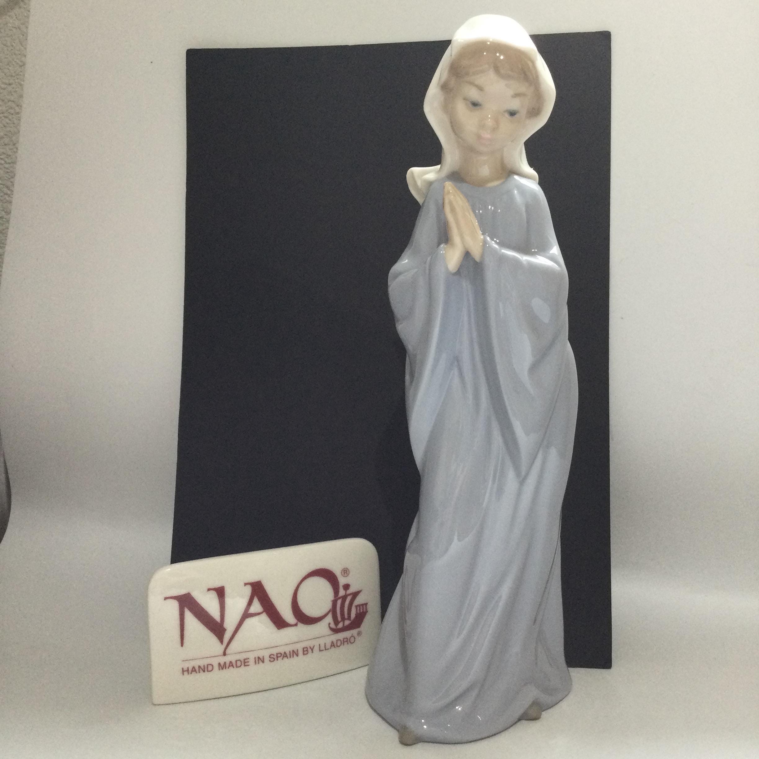 NAO by LLADRO Figurine of a Girl / Nun Praying - Etsy