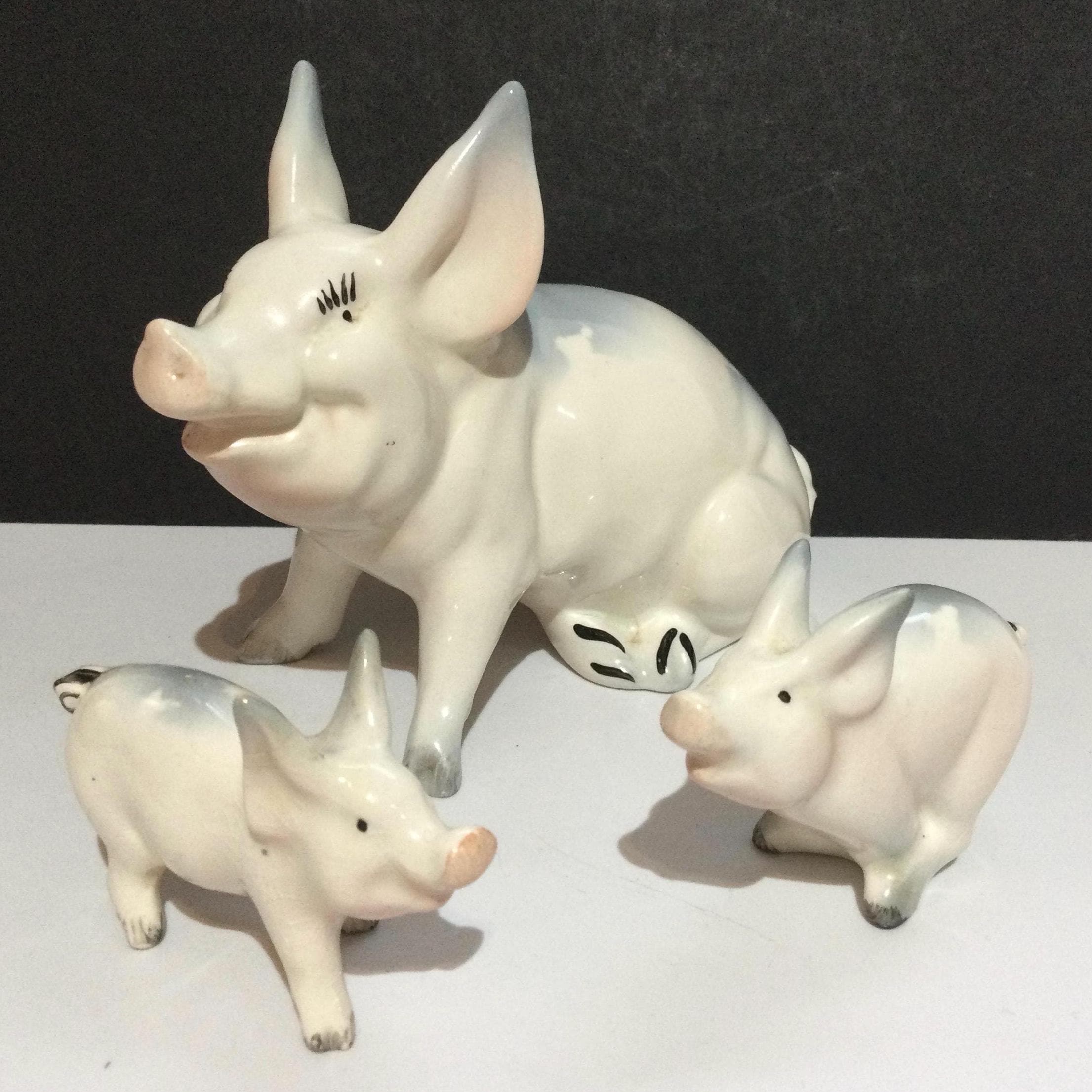 Vintage BESWICK PIG (#832) and 2 PIGLETS - Etsy