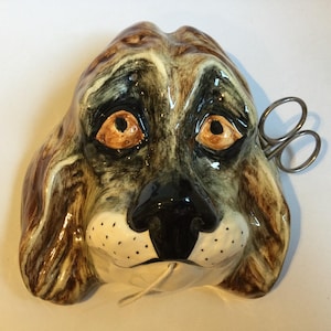 Hundekopf STRING HOLDER von Toni Raymond Pottery